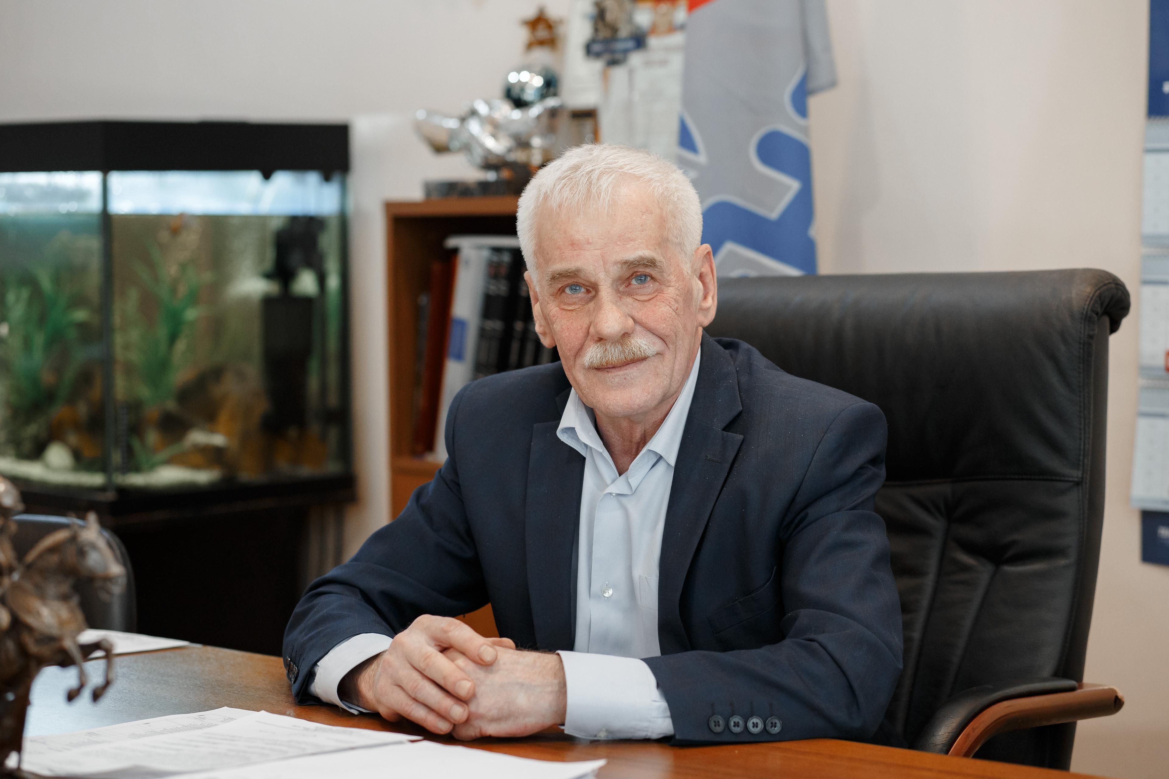 подпись к фото - Голубев Виктор Алексеевич генеральный директор ОАО __Приборный завод __ТЕНЗОР__.jpg