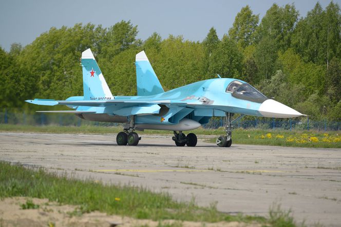Самолет Су-34